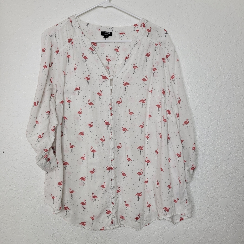 Torrid 2X White Flamingo Print Harper Challis Button Front 3/4 Sleeve Blouse - Picture 4 of 10